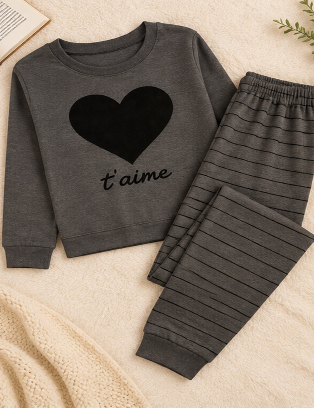 BLACK GRAY HEART